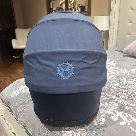 Cybex Navy Blue Baby Bassinet - Picture 2 of 10